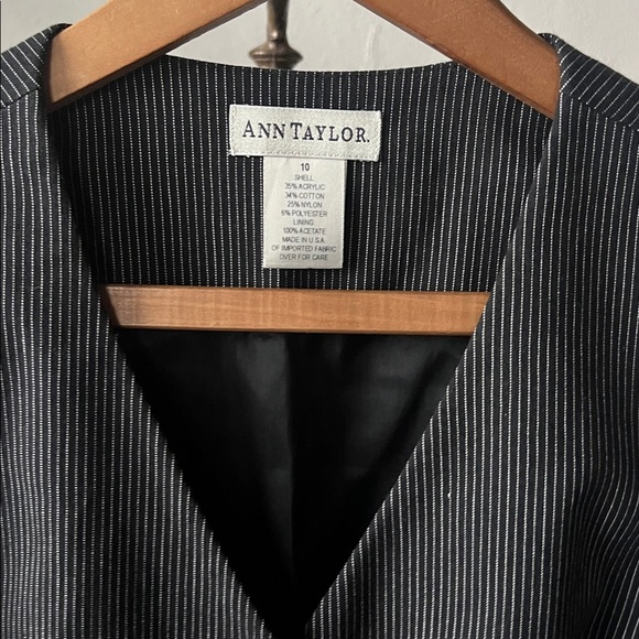 Ann Taylor Striped Vest Womens 10 - Picture 2 of 3